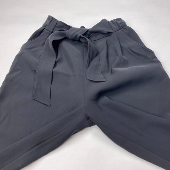 Lululemon Noir Crop Black Women 4 EUC Tie Front Pant Pockets Stretch On the Move - Picture 6 of 16